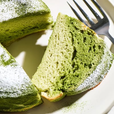 Light Fluffy Matcha Cake